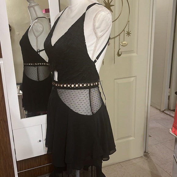 Brand New Long  fashion nova dures - Picture 6 of 9